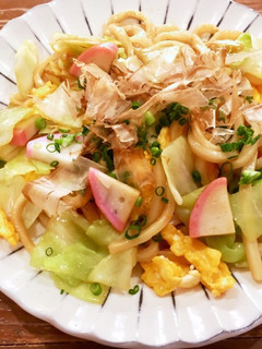紅白かまぼこの焼うどん-レシピのメイン写真