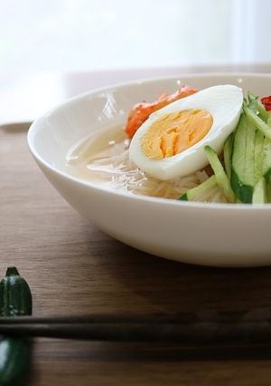 こんにゃく麺でさっぱり☆韓国風冷麺-レシピのメイン写真