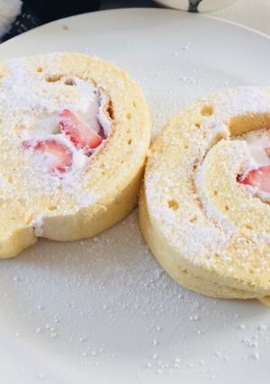 苺のロールケーキ-レシピのメイン写真