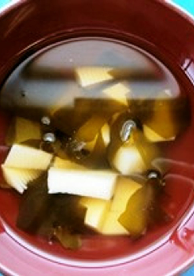 たけのことわかめのお吸い物-レシピのメイン写真