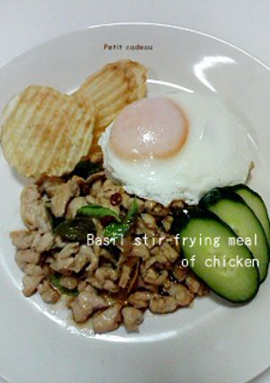 鶏肉のバジル炒めご飯-レシピのメイン写真