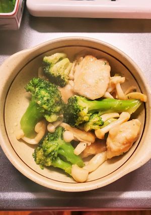 鶏むね肉とブロッコリーのコンソメマヨ炒め-レシピのメイン写真
