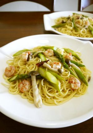 海老のアスパラとしめじのペペロンチーノ♪-レシピのメイン写真