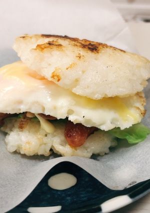ソーセージエッグチーズライスバーガー-レシピのメイン写真