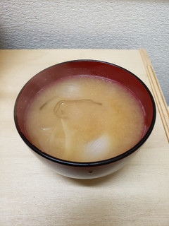 塩昆布でだし♪新玉ねぎお味噌汁-レシピのメイン写真