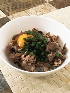 美味しいお肉で♪贅沢焼肉丼〜だし茶漬け-レシピのメイン写真