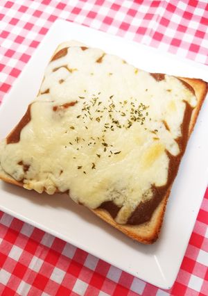 残ったカレーで♪カレーチーズトースト☆-レシピのメイン写真