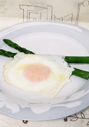 旬野菜のアスパラとビスマルク風目玉焼き♪-レシピのメイン写真