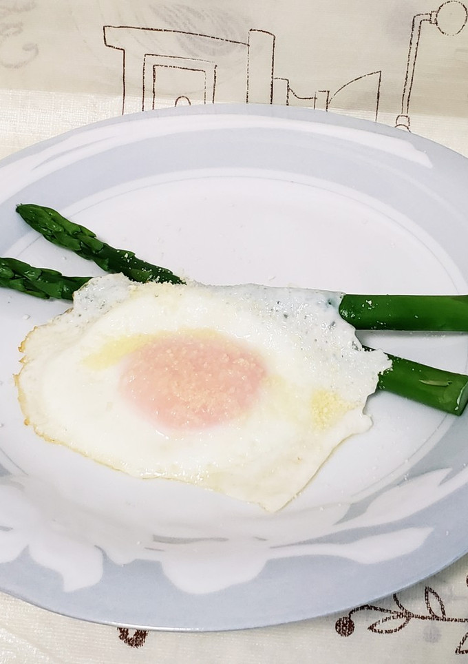 旬野菜のアスパラとビスマルク風目玉焼き♪-レシピのメイン写真