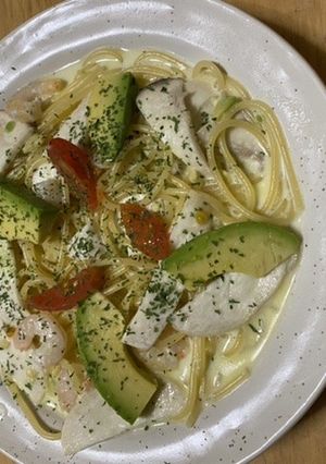 アボカドチーズクリームのパスタ-レシピのメイン写真