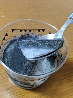 材料4つで作る黒ゴマプリン-レシピのメイン写真
