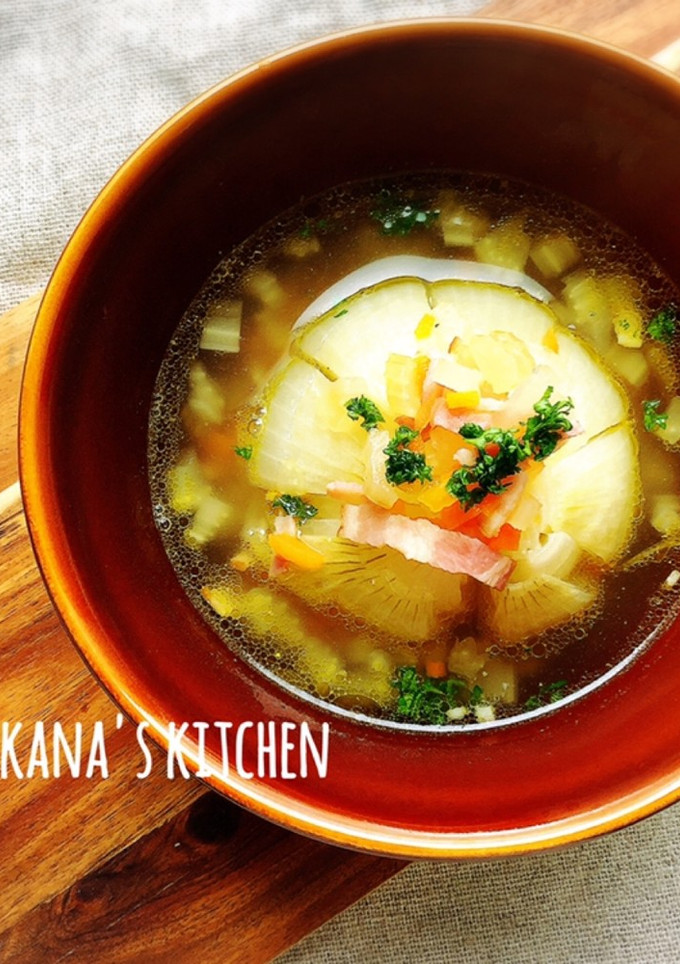 新玉ねぎとみじん切り野菜のコンソメスープ-レシピのメイン写真