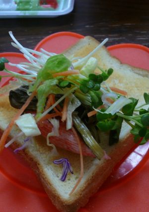 カイワレカニカマオープンサンド-レシピのメイン写真