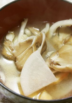 舞茸と大根の味噌汁♪舞茸と大根香る♪-レシピのメイン写真