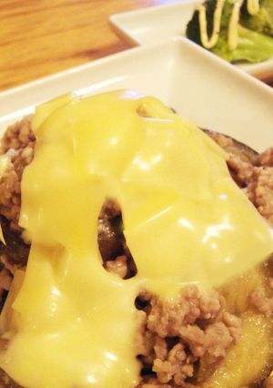 なす豚ミンチ炒め。onとっろとろチーズ♥-レシピのメイン写真
