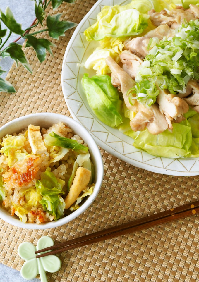 蒸し鶏のネギ塩ダレとキャベツ炊き込みご飯-レシピのメイン写真