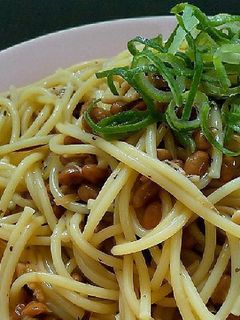 納豆となめ茸の塩昆布ゆかりパスタ-レシピのメイン写真