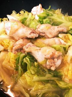 簡単!鳥手羽とキャベツのスープ煮-レシピのメイン写真