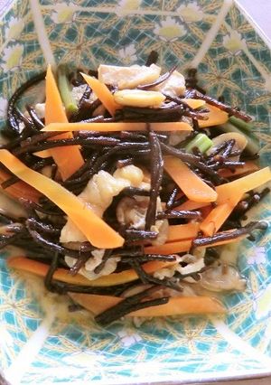 季節の変わり目。長ひじきとアサリの煮物-レシピのメイン写真
