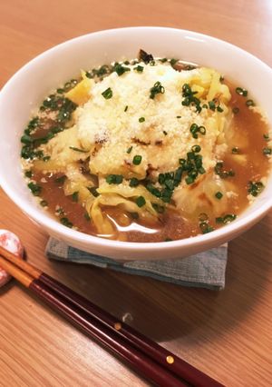 焦がしキャベツとチーズの菌活味噌汁-レシピのメイン写真