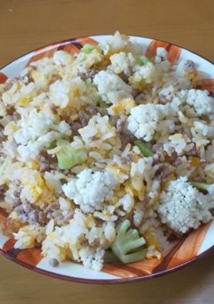 カリフローレと豚ひき肉の炒飯-レシピのメイン写真