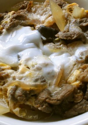 すき焼きの残りお肉で牛とじ丼♪-レシピのメイン写真
