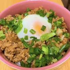 รูปของ こりゃうまい！ピリ辛そぼろ丼★