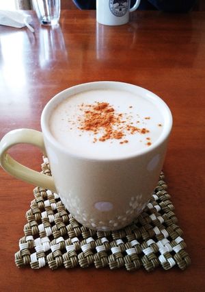 カフェラテにシナモンを添えて-レシピのメイン写真