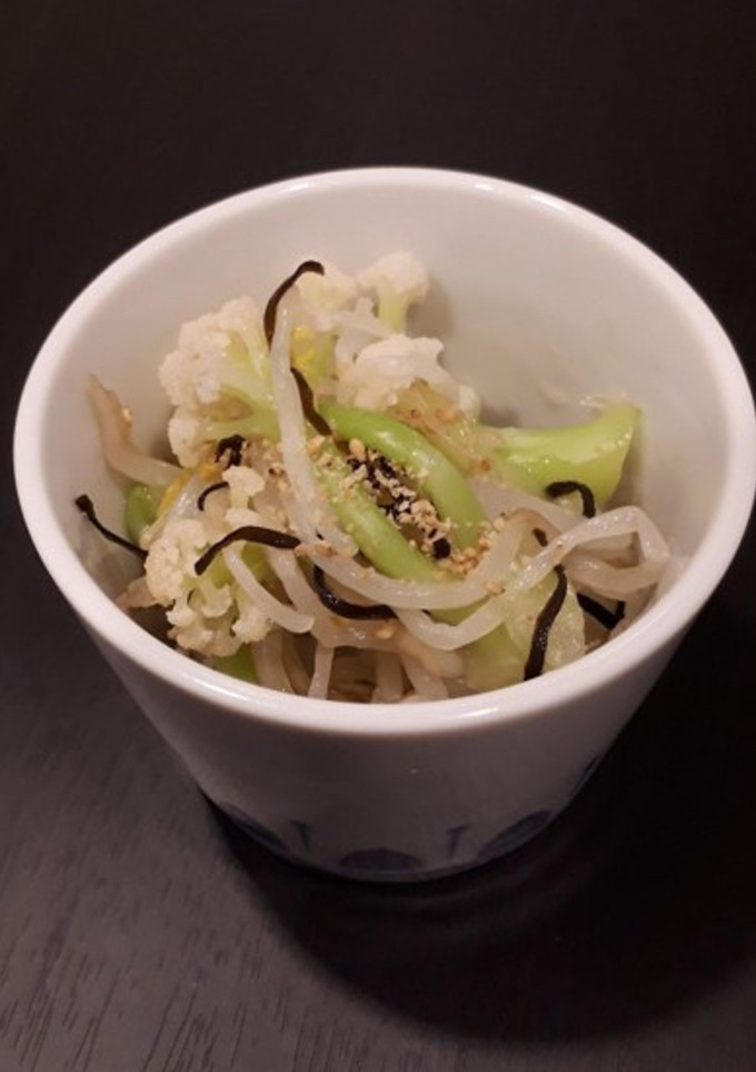 もやしとカリフローレの塩昆布和え-レシピのメイン写真
