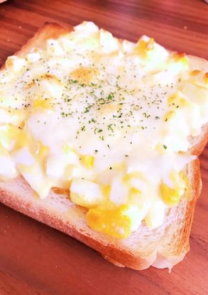 朝食のトースト。たまごマヨonチーズ-レシピのメイン写真