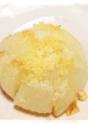 レンジ調理☆粉チーズかけ新玉ねぎ-レシピのメイン写真