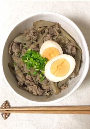 新ごぼうの牛しぐれ丼 ~味玉とともに~-レシピのメイン写真