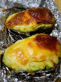 玉子のせアボカドのチーマヨ焼き-レシピのメイン写真