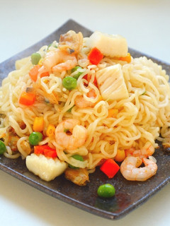 サッポロ一番塩ラーメンシーフードピラフ風-レシピのメイン写真