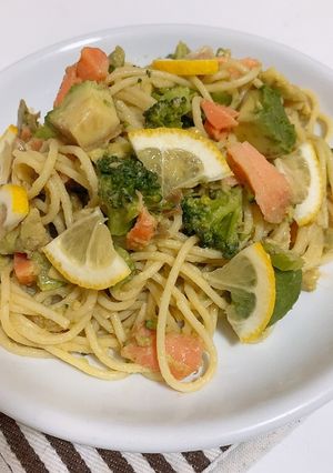 レモンとサーモンのアボカドクリームパスタ-レシピのメイン写真