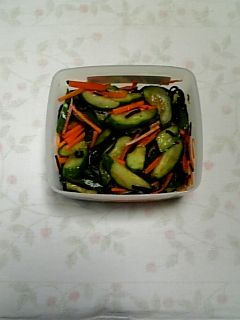 ★きゅうり・人参の塩昆布和え★-レシピのメイン写真