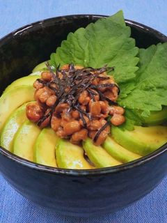 簡単♪アボカド納豆丼-レシピのメイン写真