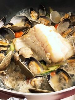 ワインに合う!鱈とアサリのアクアパッツァ-レシピのメイン写真