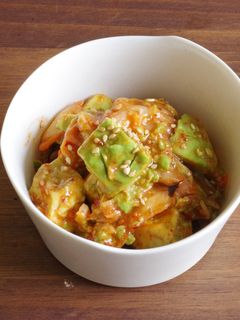 お手軽おつまみアボカドキムチ-レシピのメイン写真