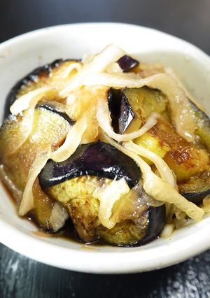 焼いた茄子と生の新玉ねぎの南蛮漬け-レシピのメイン写真