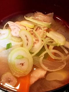 絶対美味しい!野菜の甘みたっぷりの豚汁-レシピのメイン写真