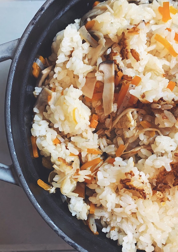 ストウブで作るきのこの炊き込みご飯-レシピのメイン写真