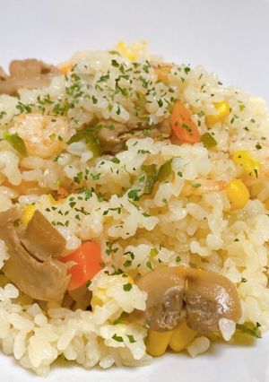 炊飯器にお任せ!!超簡単エビピラフ♡-レシピのメイン写真