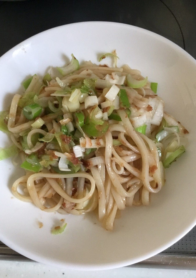 ねぎと鰹節だけ　かんたん焼きうどん-レシピのメイン写真
