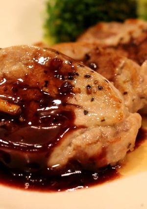 豚ヒレ肉の赤ワインソースステーキ-レシピのメイン写真