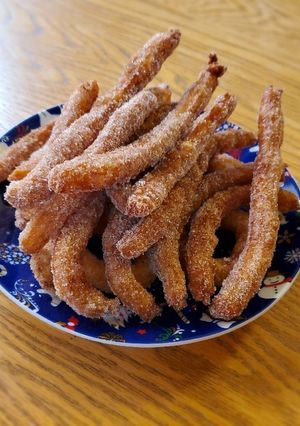 シナモン味のサクサクもっちりチュロス☆-レシピのメイン写真
