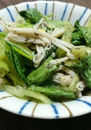 チンゲン菜とえのきのゆかり和え-レシピのメイン写真