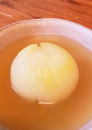 簡単☆まるごと玉ねぎコンソメスープ♪-レシピのメイン写真