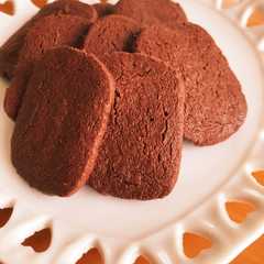 รูปของ 材料4つ。お手軽、生チョコクッキー