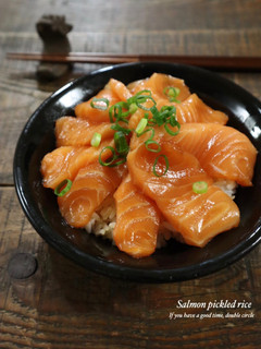 サーモンの漬け丼-レシピのメイン写真
